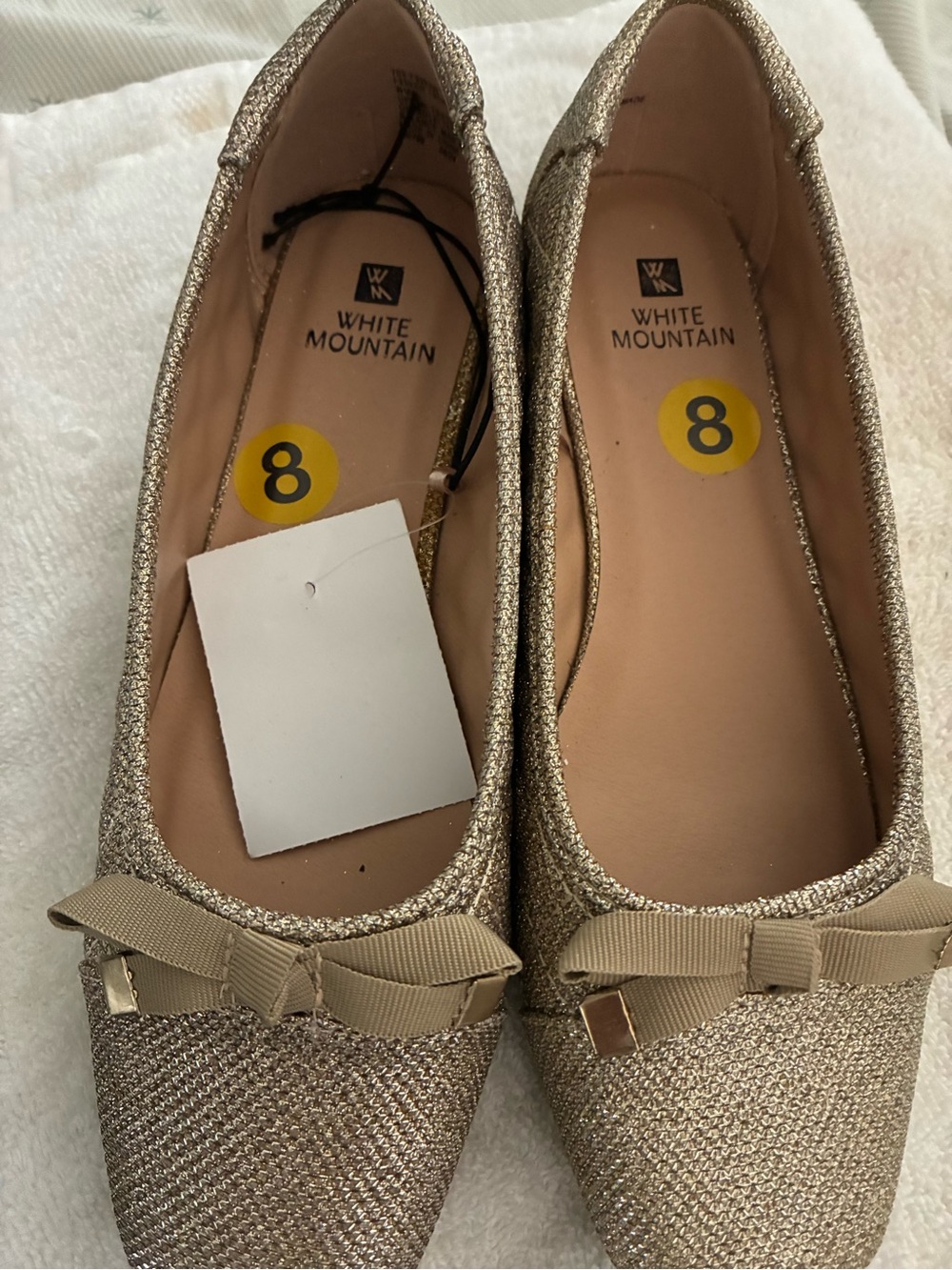 New White Mountain Women's Champagne Glitter Pointed-Toe Flats with Bow